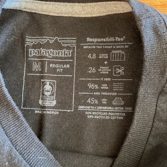 Patagonia black cropped shirt. Size M - Picture 4 of 7